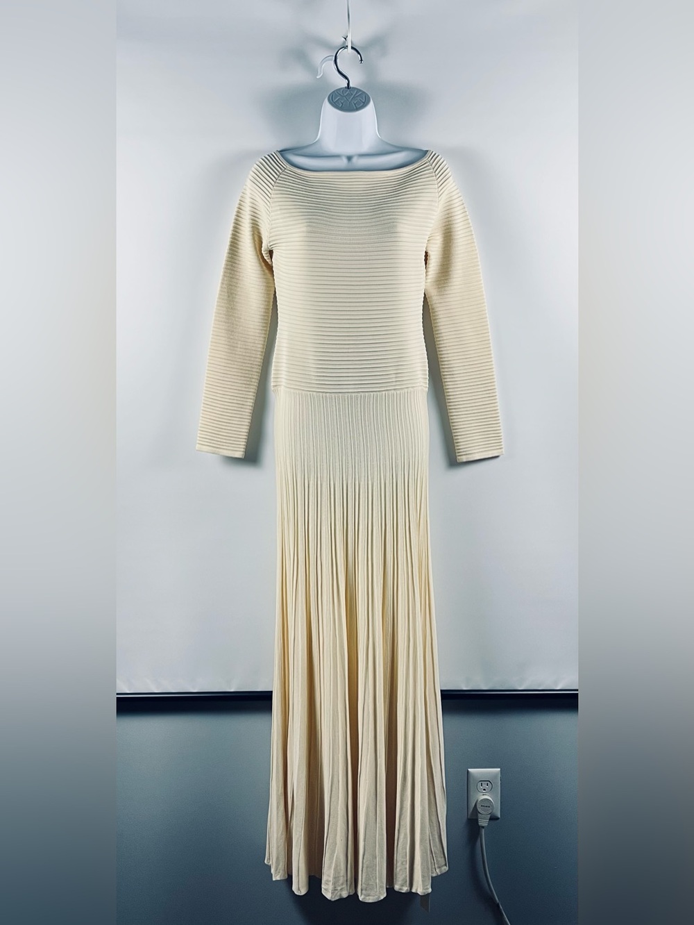 COMMENSE Off-Shoulder Cream Textured Knit Maxi Dress Size Small NWT - Picture 4 of 10